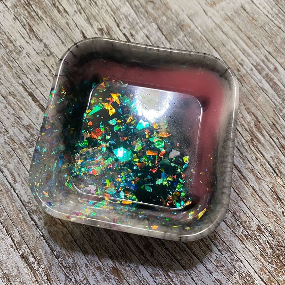 Handmade Resin Ring Dish - Picture 6 of 17